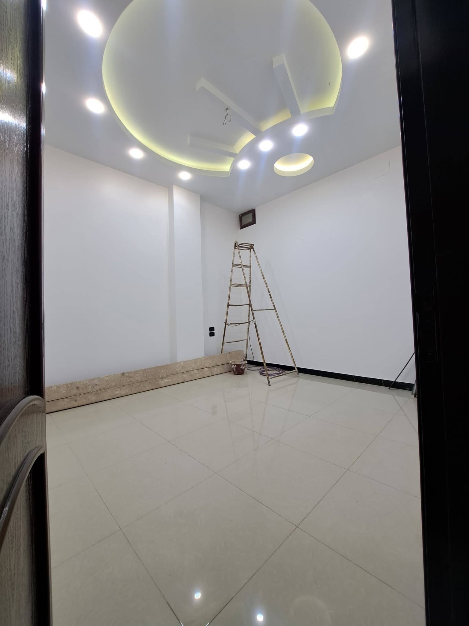 شقة للبيع طابق ارضي 100 متر
