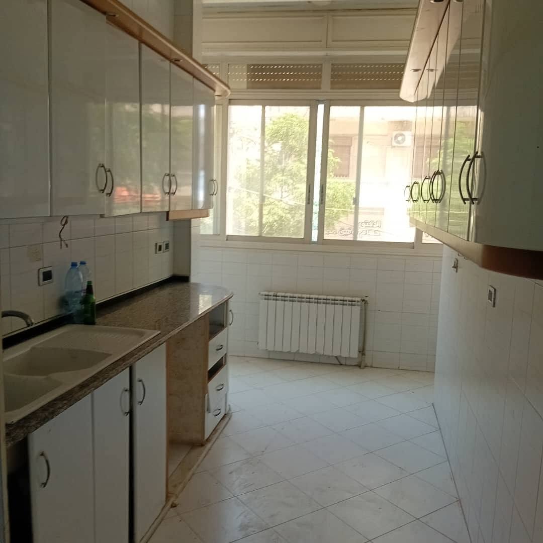 منزل فاضي للايجار 200 متر