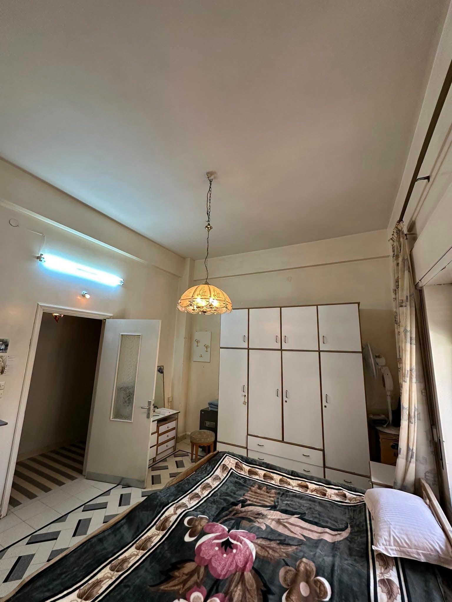 طابق فيلا للبيع 240 متر