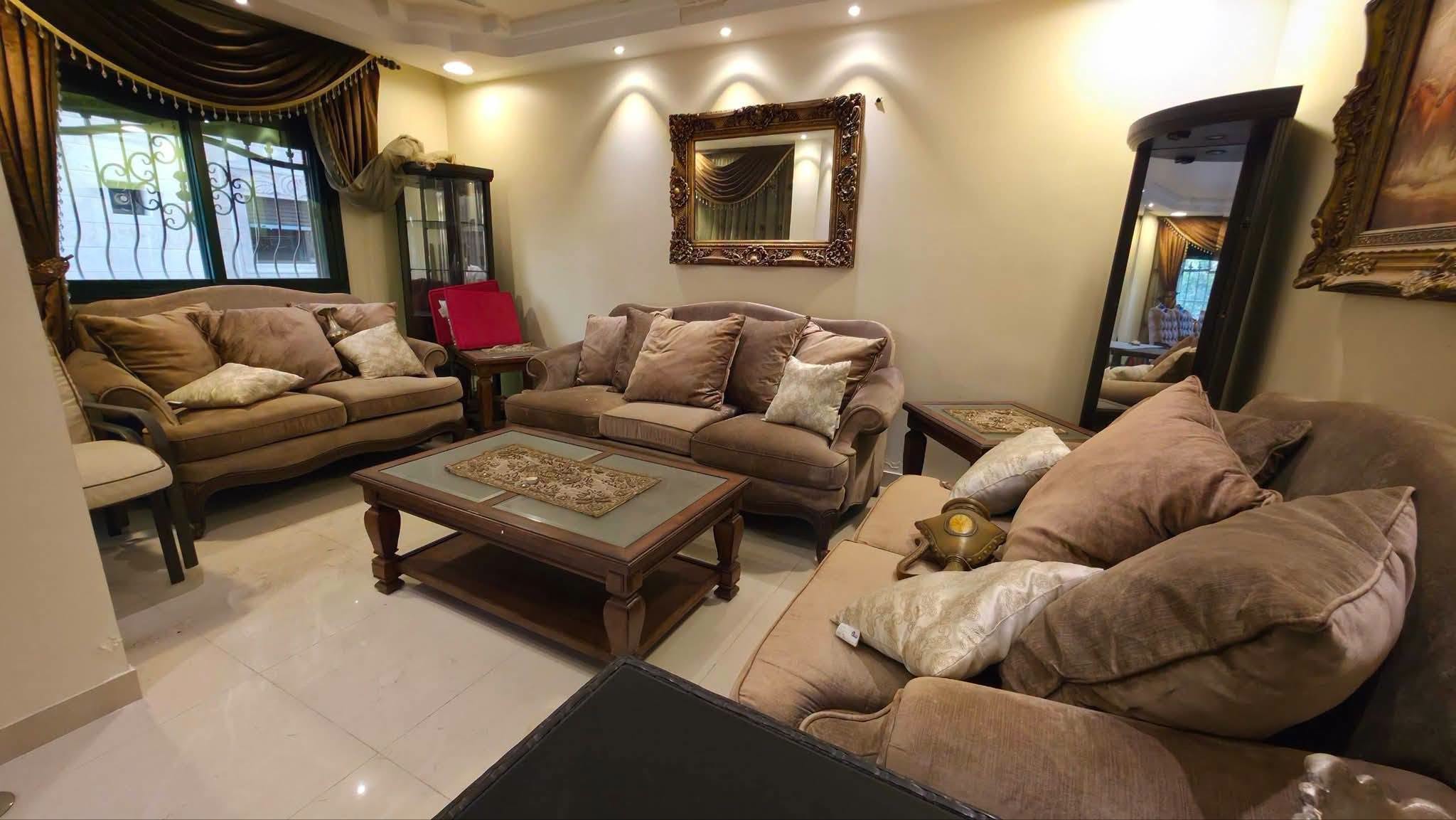 شقة سكنية للبيع 400 متر