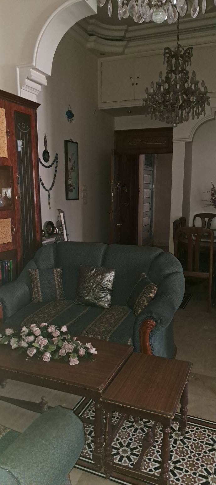 شقة لقطة للبيع بسبب السفر