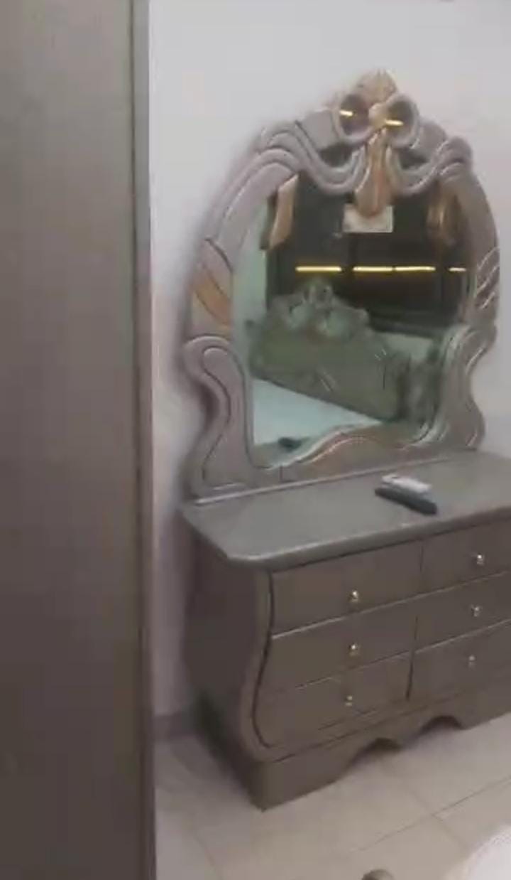 مكتب للبيع اكساء مميز