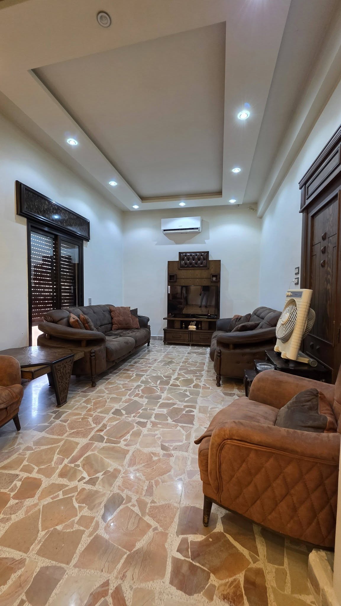 شقة للبيع 130 متر طابق رابع