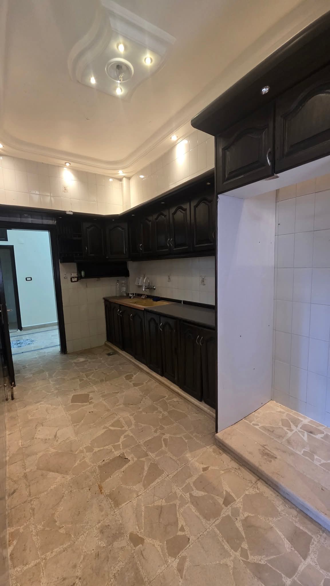 شقة سكنية للبيع في حي الاكرمية