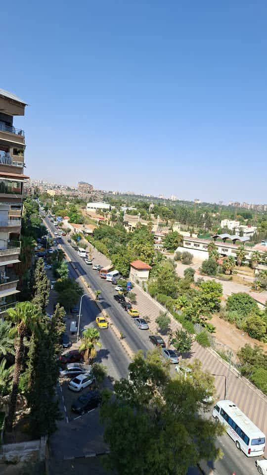 شقة بإطلالة رائعة للبيع