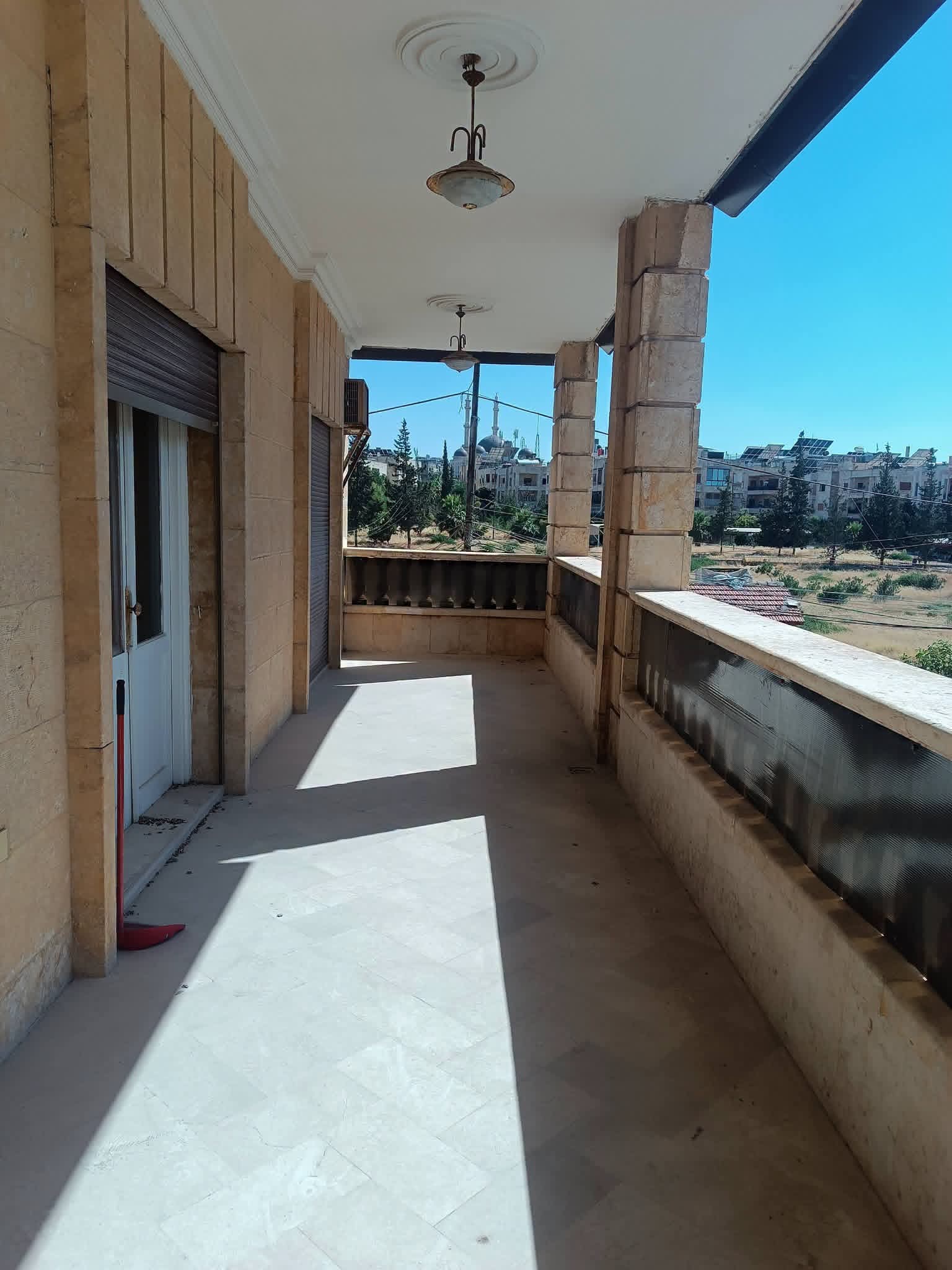 منزل فاضي للايجار ٢٥٠ متر