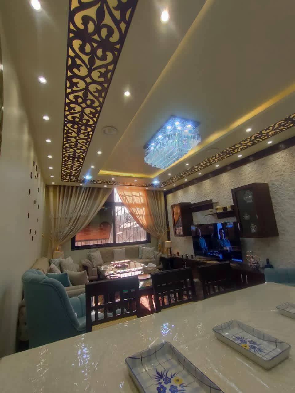 شقة باطلالة مميزة للبيع