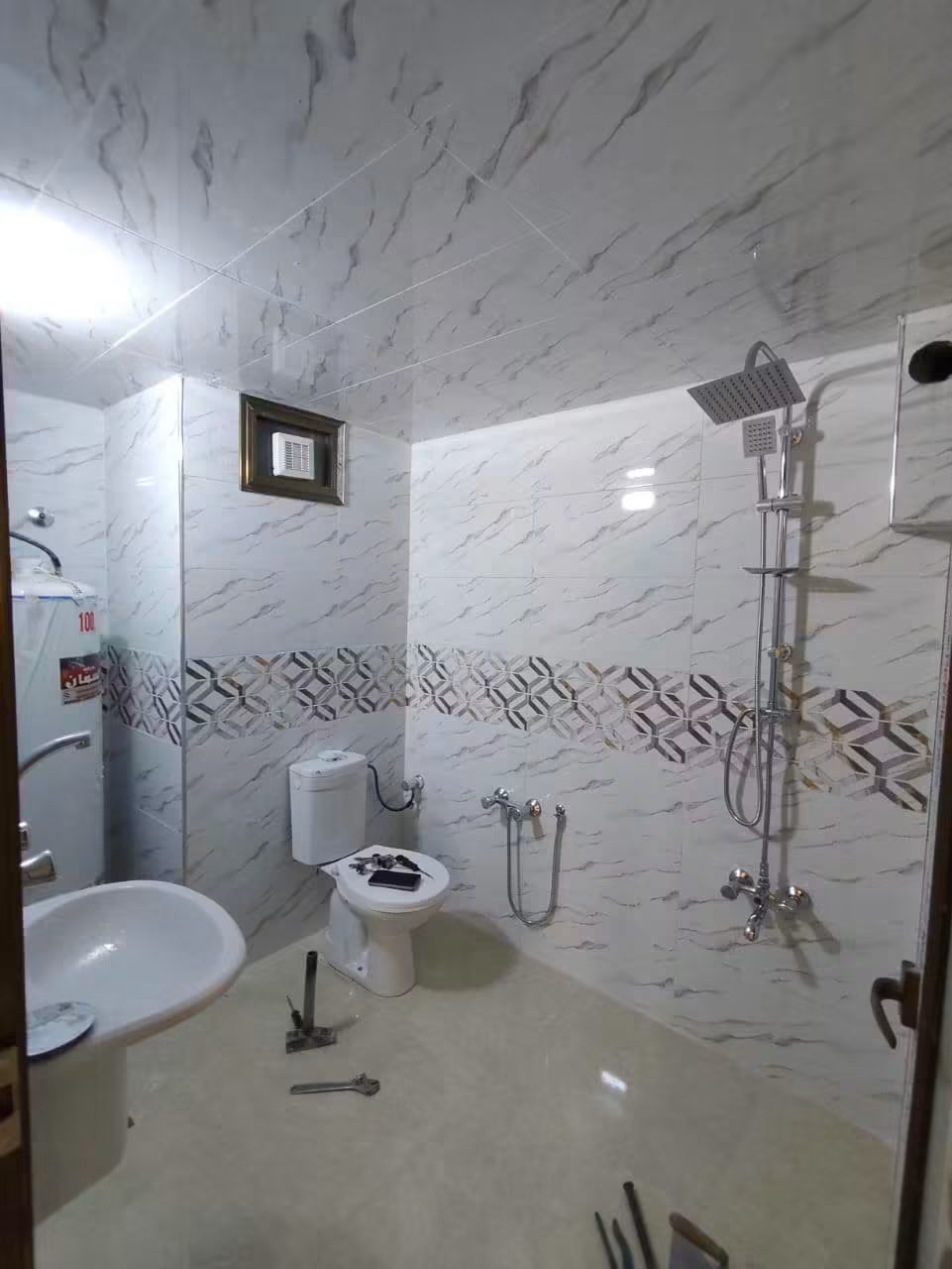 شقة طابق تالت للبيع