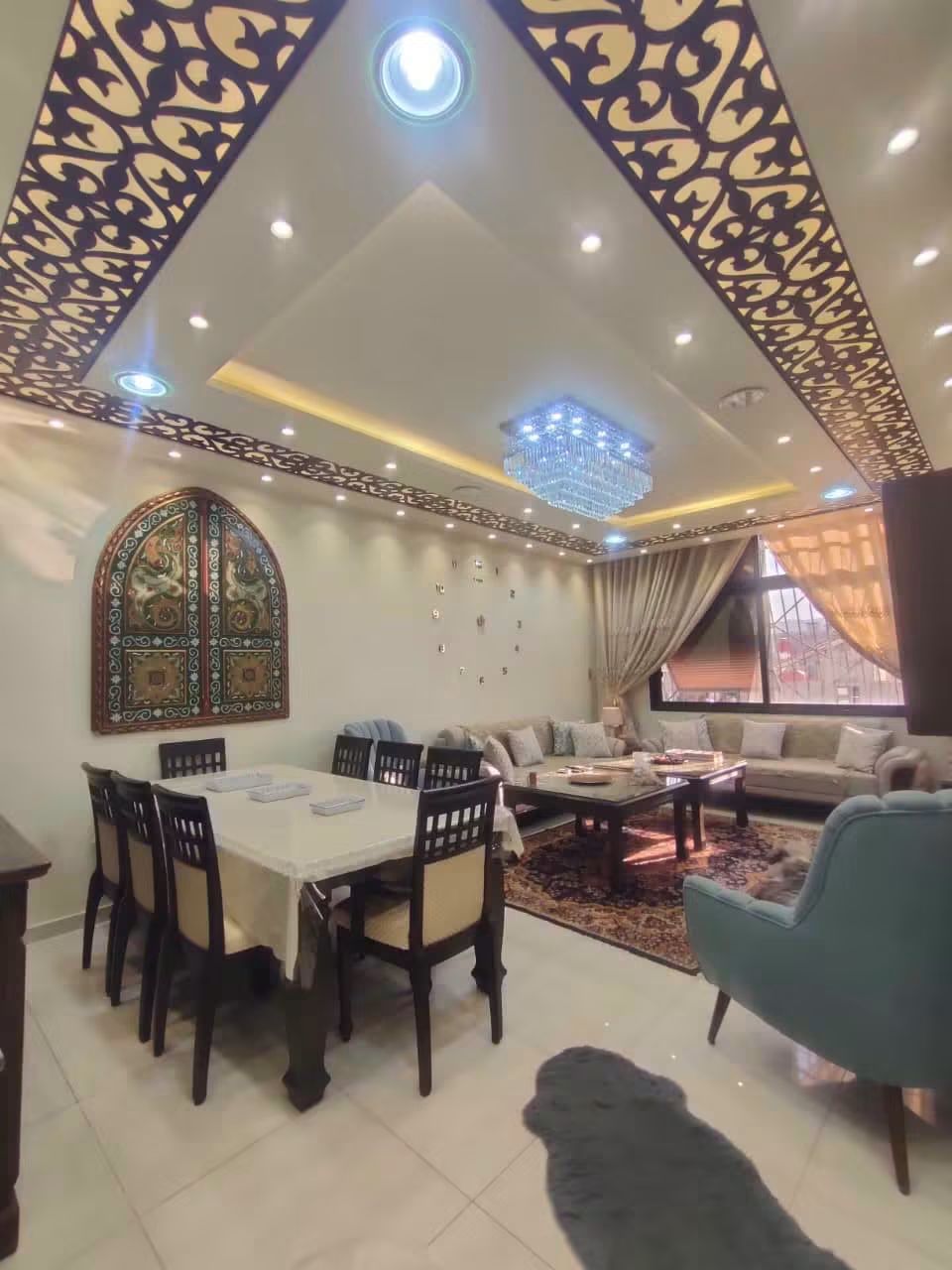 شقة مع السطح للبيع