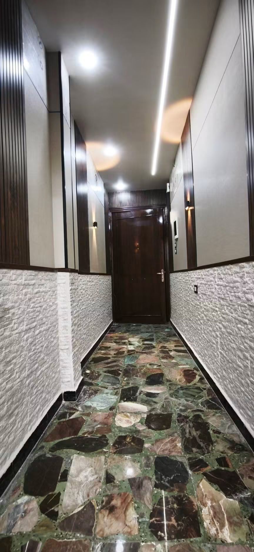 شقة مكسية مساحة ١٠٠ متر للبيع
