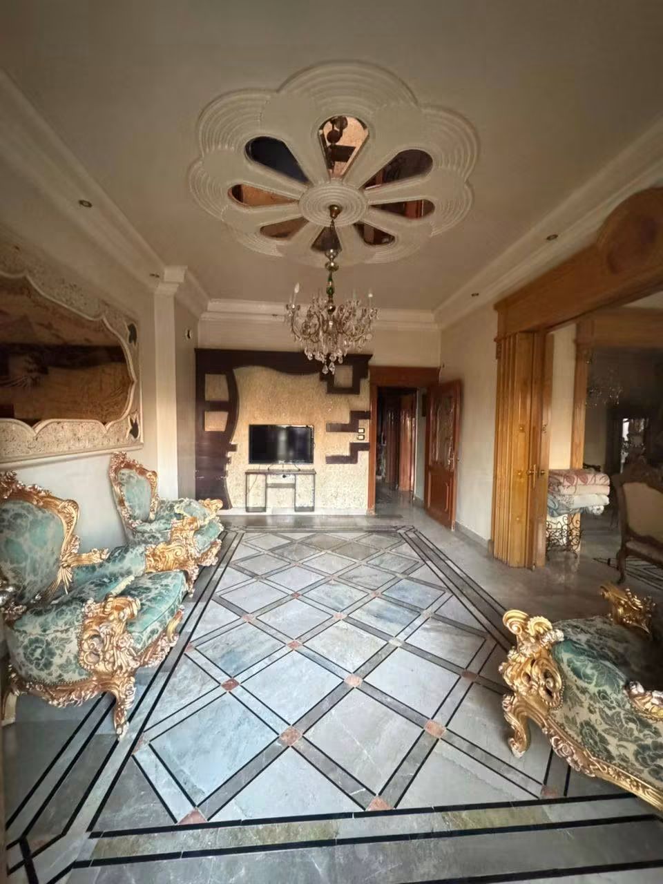 شقة سكنية للايجار ٦ غرف