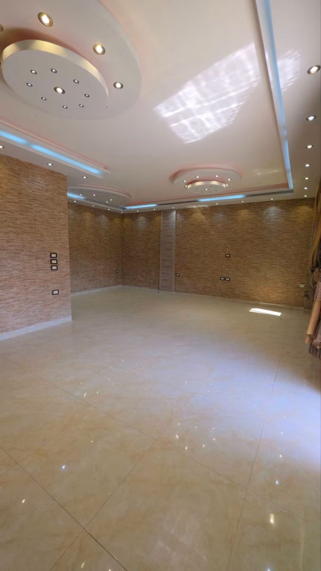 شقة سكنية للايجار ٢٠٠متر