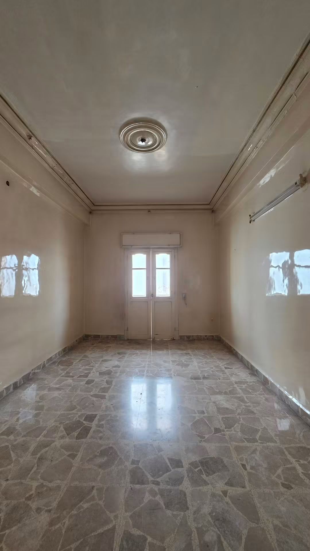 شقة سكنية للبيع ٥ غرف