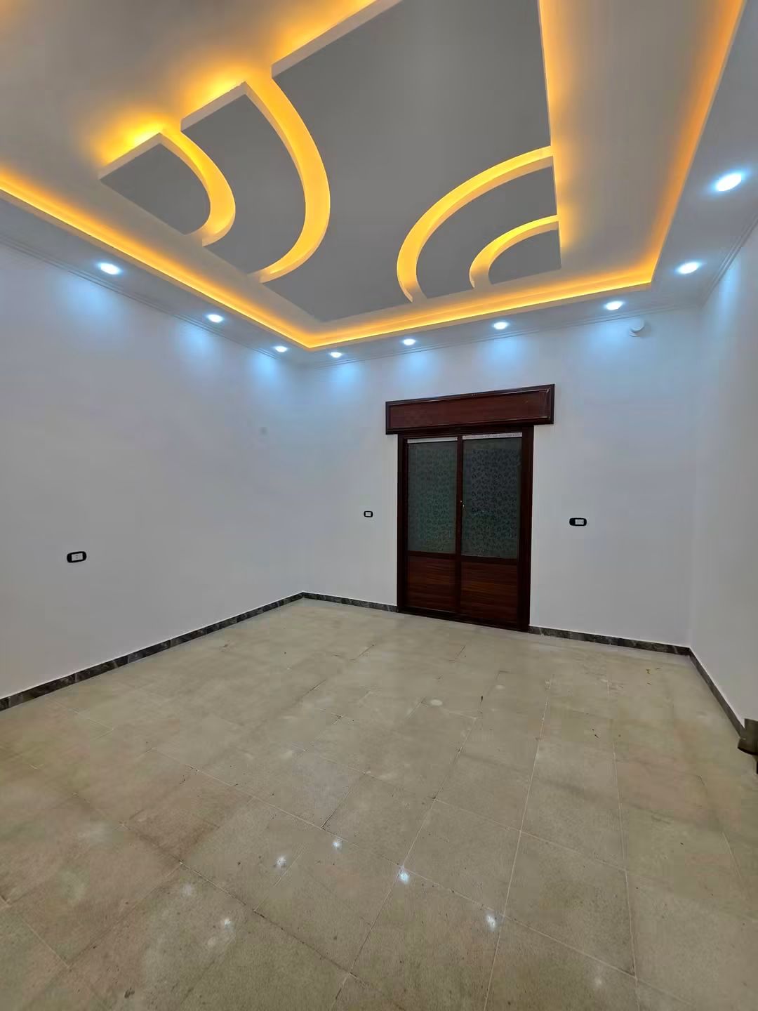 منزل للبيع ٤ غرف