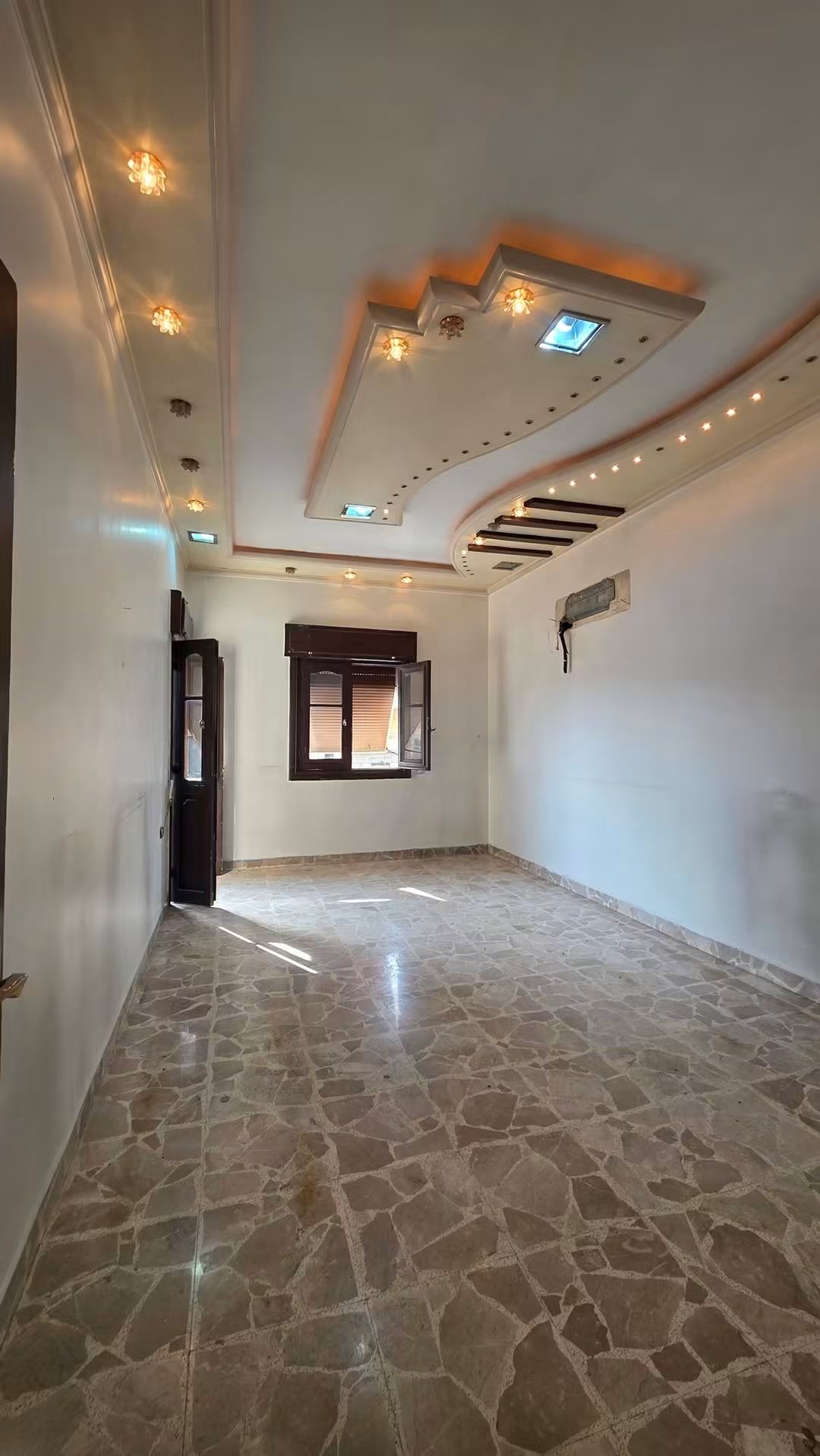 شقة 5 غرف للبيع